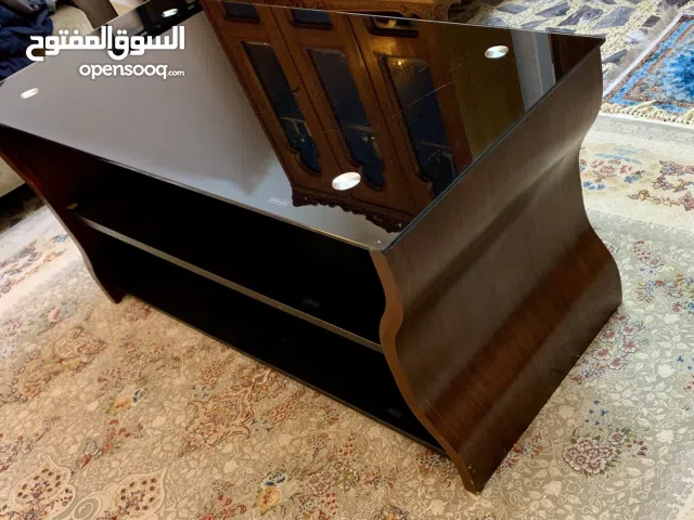 ميز تلفزيون بلازما زجاجي