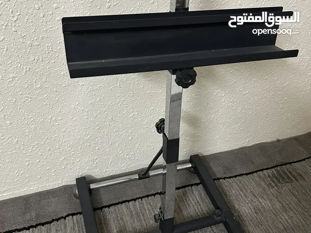 ستاند نادر للرسم أو الفنون التشكيلية أو للإعلانات