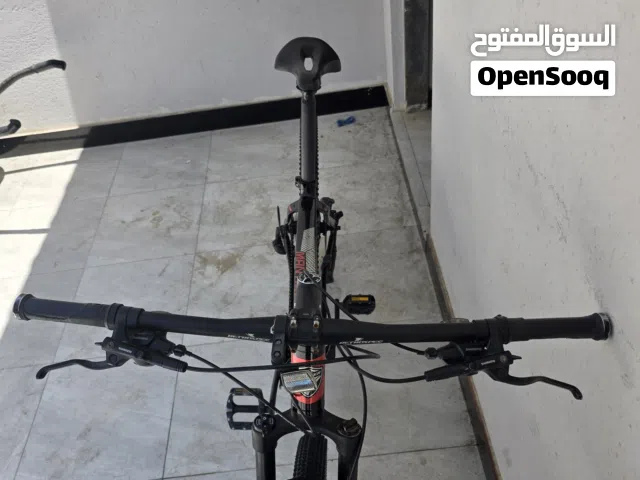 دراجة جبلية ماركة تويتر الفريم المنيوم وحجم الدراجة L دراجة خفيفة جدا وتفاصيل جوة