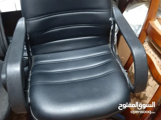 كرسي  فرار  وكراسي خشب