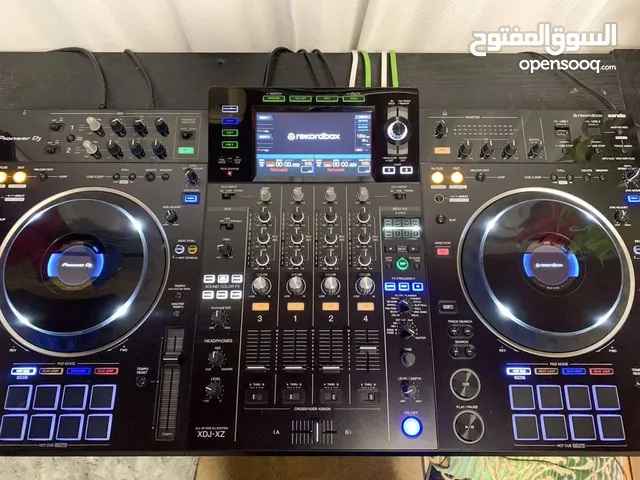 Pioneer XDJ-XZ - All in one professional DJ Controller