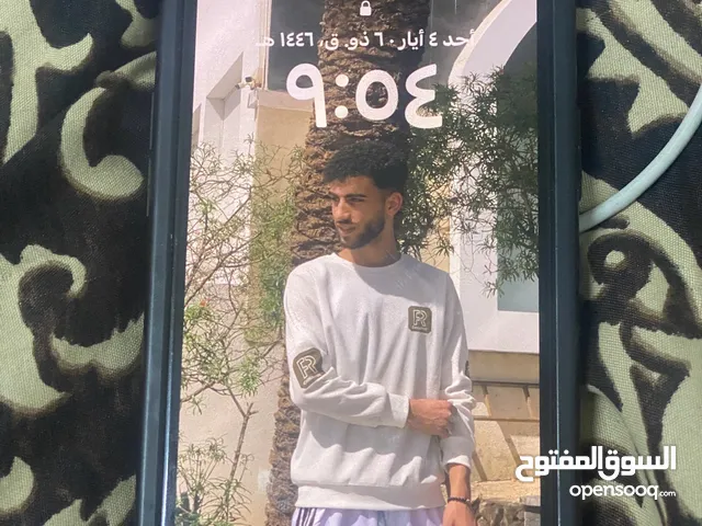 ايفون xs نظيف مغيرلو بطاريه بس