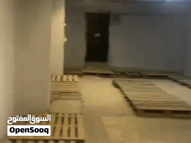 مخزن للإيجار