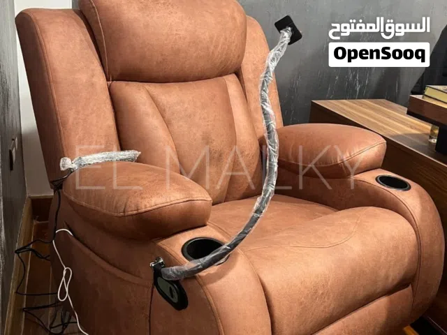 افخم كرسي ليزي بوي - استرخي واستمتع براحة لا مثيل لها! - تصميم مريح بمسند قدم قابل للتعديل