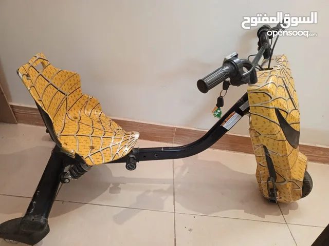 سكوتر أطفال كهربائي مع الشاحن استعمال شخصي خفيف فقط في الرياض فقط والتوصيل في الرياض فقط