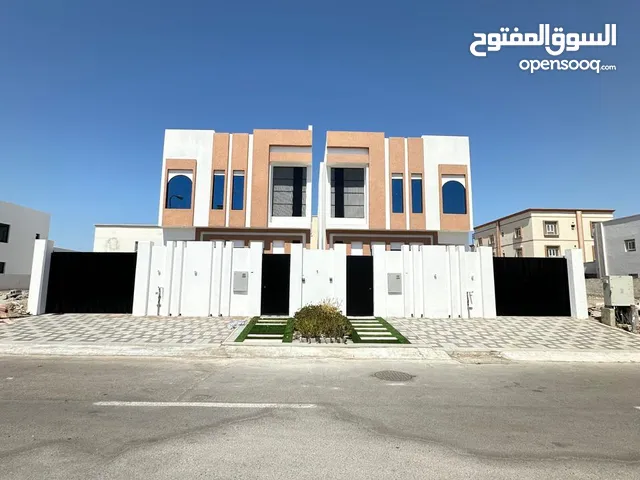 للبيع توين فيلا ف الخوض 6 منطقه جميله وراقيه كل خدمات موجوده