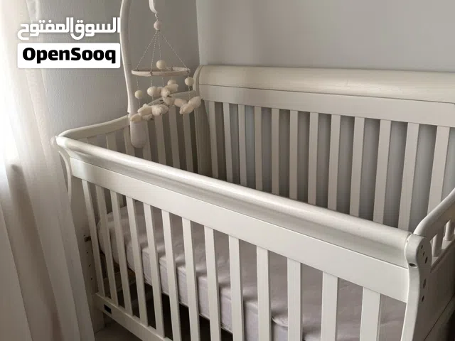 للبيع سرير أطفال من ماركة giggles(Baby Crib for Sale)