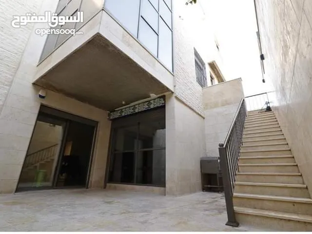 700 m2 More than 6 bedrooms Villa for Sale in Amman Airport Road - Manaseer Gs