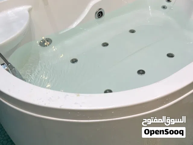 للبيع جاكوزي بحالة ممتازة وشبه جديد