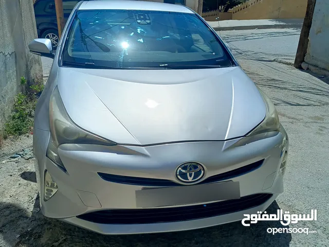 تويوتا بريوس 2017