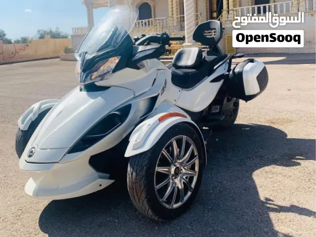 Can Am Spyder ST دراجة آلية