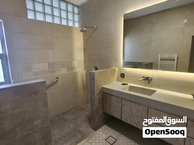 180 m2 3 Bedrooms Apartments for Rent in Amman Shmaisani