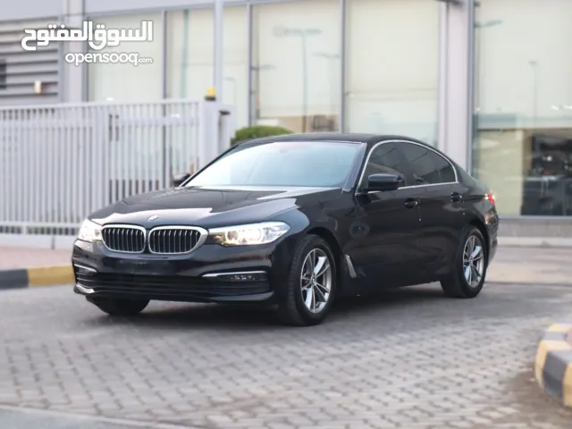 BMW 520i 2020 GCC original paint 94000km BMW 520I 2020 خليجي صبغ الوكاله اسود داخل بيج