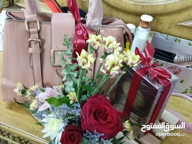 معلمة رياضيات ثانوي وجامعة (في الموقع وعن بعد)