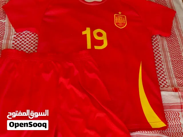 المنتخب الاسباني يمين يمان السعر 15 دينار