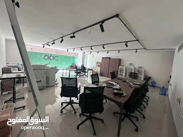 عيادة أو مركز أو مكتب للإيجار بسعر و مساحة مميزة