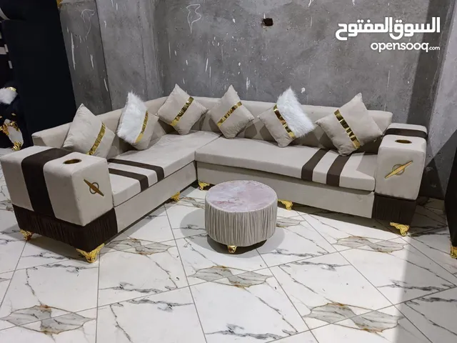 احنا بنبيع ببلاش الا بلاش ده ركنه مودرن خشب كونتر حاجه نضيفه جدا شلت متحركه سفنج حاجه نضيفه جدا