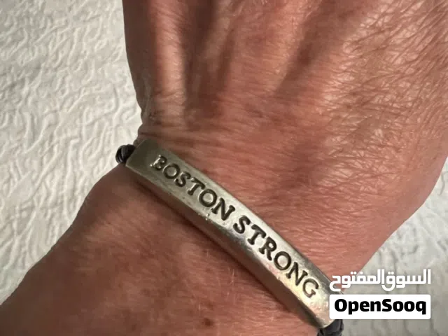 سوار BOSTON STRONG – رمز الإرادة والأمل