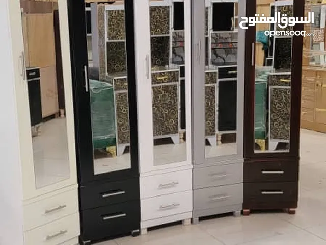 جزمااات ودولاب صغير في نفس الوقت
