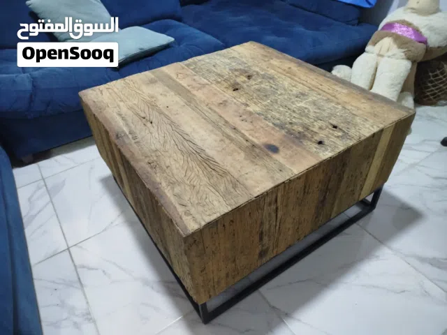 طقم طرابيزه خشب طبيعي مكون من طربيزه كبيره و 2 صغيره
