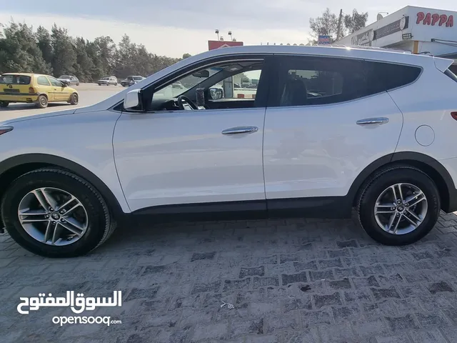 Hyundai Santa Fe 2017 in Benghazi