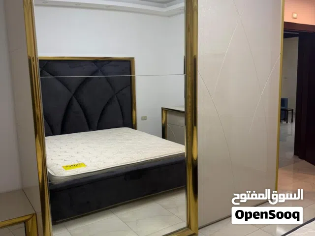 غرفة نوم شبه جديد