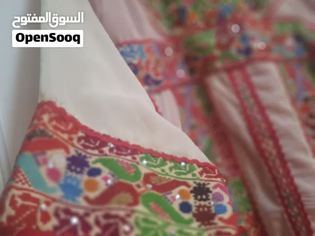 مدرقة فلسطينية تطريز حبة حبة خيط حرير مع شالة