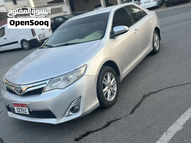 2015 تويوتا كامري LE