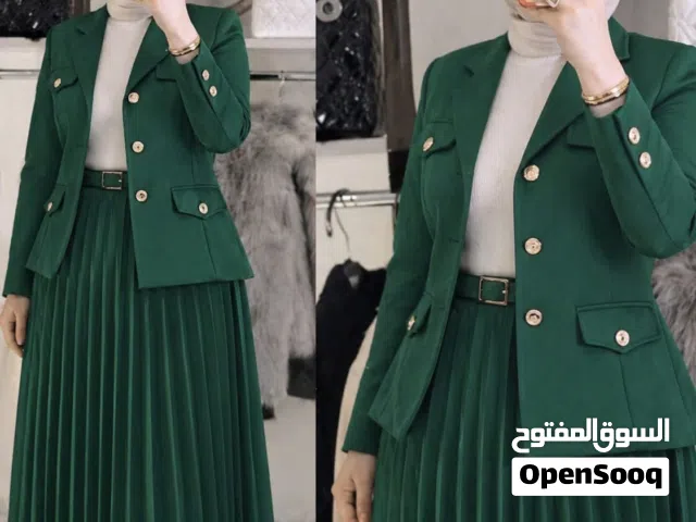 طقم قطعتين تنورة بلاسيه كلوش