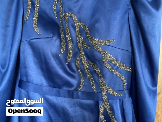 فستان سهرة راقي جدا ،مستعمل مرة واحدة فقط