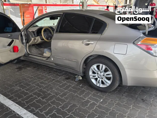 2012 نيسان التيما SL