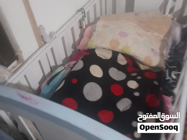 تخت بيبي للبيع