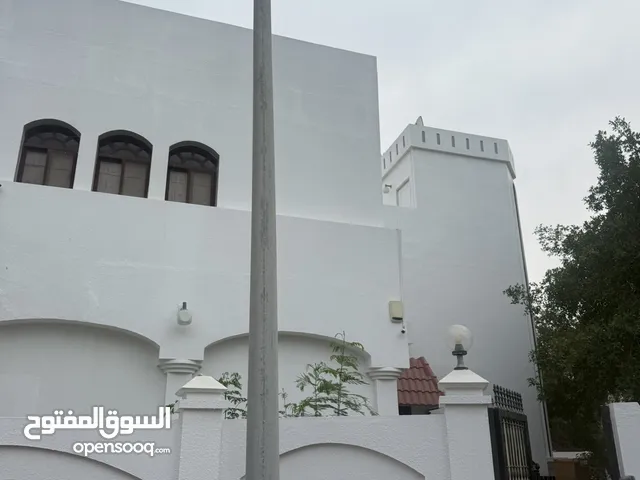 فرصه اغتنمها فيلا راقيه موقع ولا اروع  القرم عند تحاريات مقابل محمع العاصمه موقع ممتاز فيلا موجره.