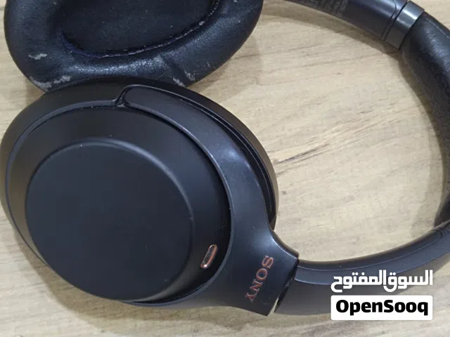 سماعه احتارافيه من سوني اكسم 4