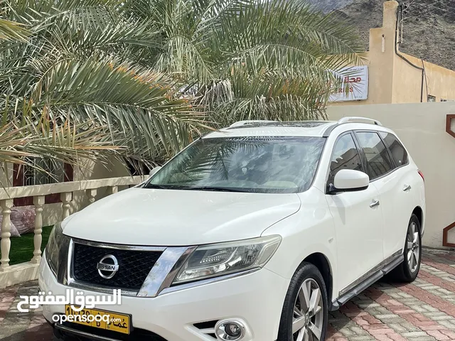Nissan Pathfinder 2015 in Al Batinah