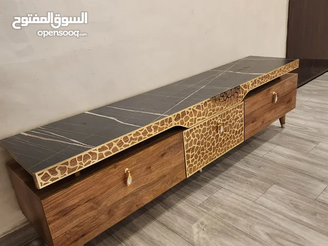 للبيع طاولة تلفزيون
