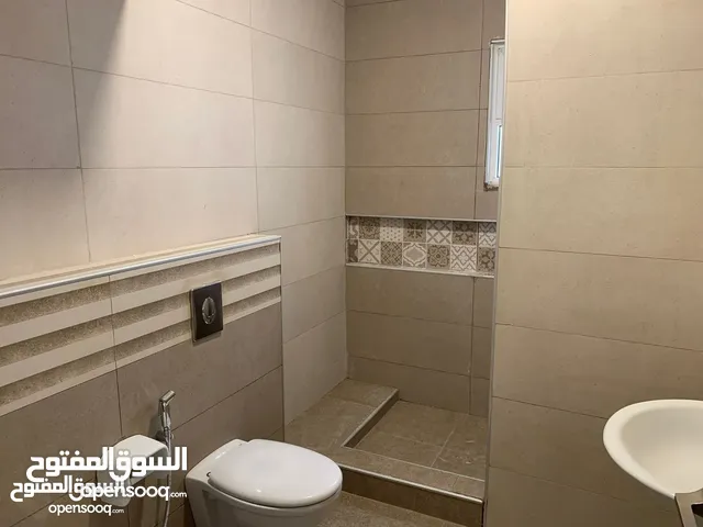 170 m2 2 Bedrooms Apartments for Rent in Amman Shmaisani