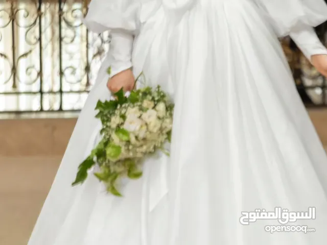 للبيع فستان زفاف ملكي