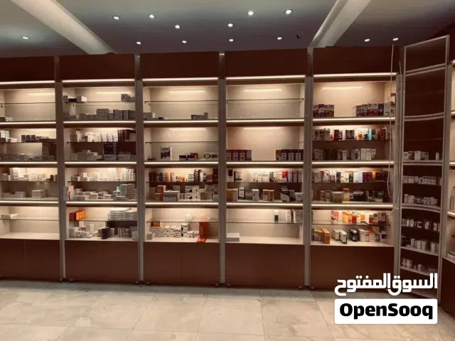 ديكورات محلات _ استنادايدات معارض _ اثاث فنادق _ ابواب خشبيه