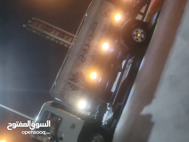 وايت مياه صالحة للشرب لتعبئة خزانات المياه الأرضية والعلوية والمسابح والاستراحات والمنازل في جميع أن