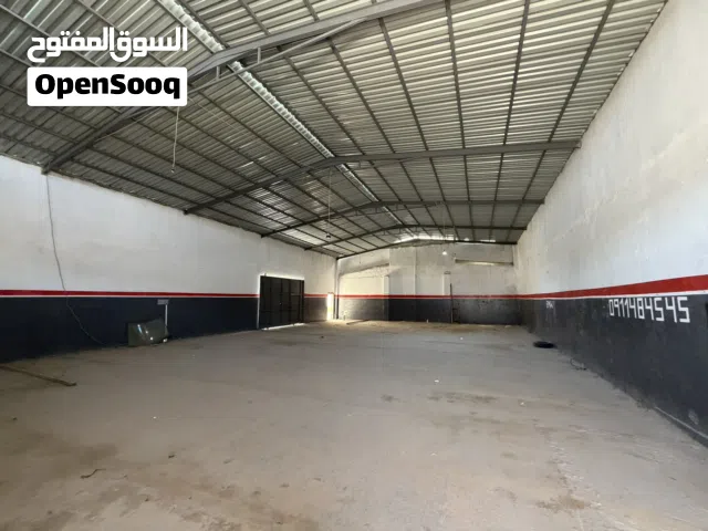 مخزن للإيجار ب مساحة400 متر