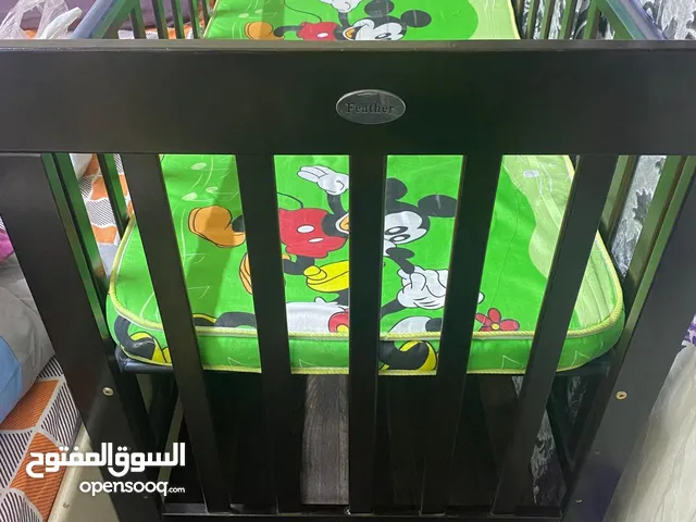 سرير اطفال