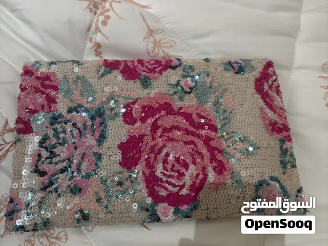 شنطه كلتش للبيع