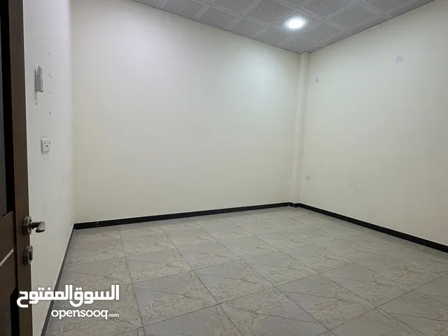 شقـــة حديثــة للايجار