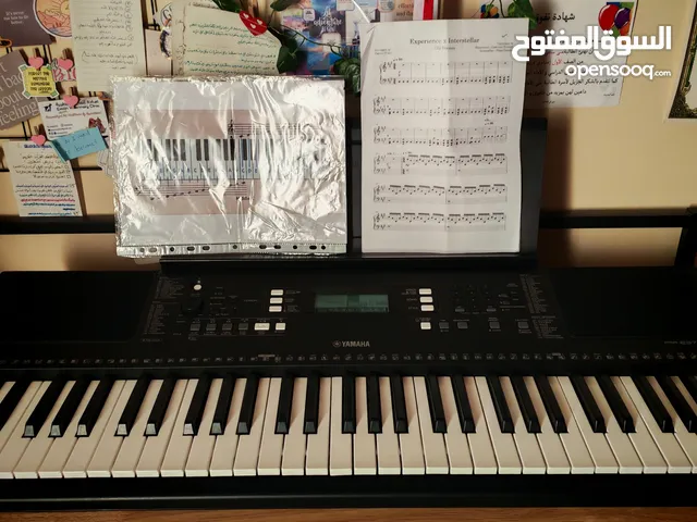 للبيع بيانو Yamaha PSR-E373 نظيف، استخدام بسيط، وسعر ممتاز