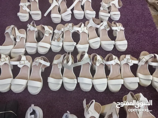 42 Casual Shoes in Ajloun