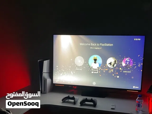 للبيع بلاستيشن 5 slim 1TB  نظيفة جدا مع 14 لعبة وحساب فورت نايت / playstation 5 slim