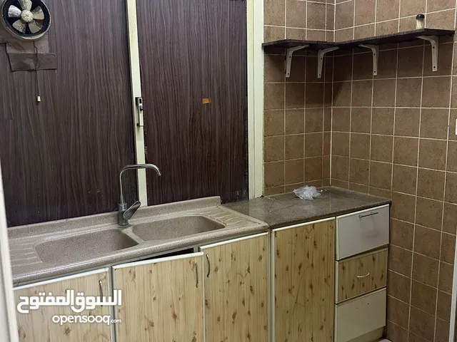 شقه غرفتين وحمامين للايجار في الرفاع خلف اللولو شامل الكهرباء 2 bedrooms for rent near lulu riffa