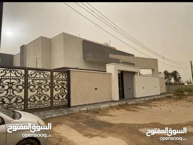 300 m2 More than 6 bedrooms Townhouse for Sale in Tripoli Ain Zara