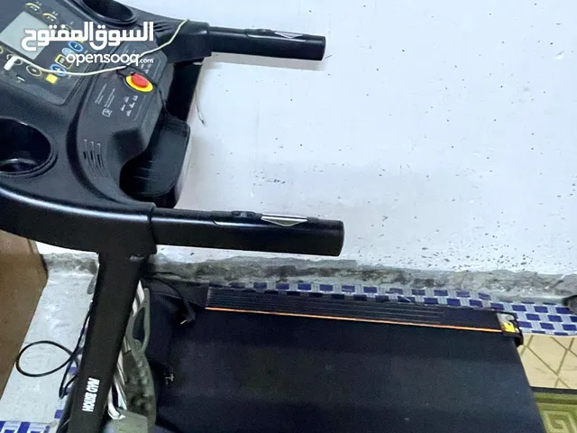 جهاز جري جدا نضيف استعمال اقل الشهر نوعيه جدا ممتازه شرط الفحص مع جهاز هزاز للجسم السعر 240